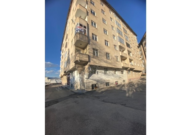 Lalapaşa Mah. Yakutiye Satılık Daire |  3+1 Oda | 125M2 1.450.000Tl | Bodrum | Doğalgaz(Kombi) | 1 Banyo | 1 Yatak Odası Resim-1
