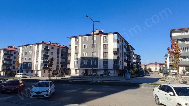 Ömer Nasuhi Bilmen Mah. Yakutiye Satılık Daire |  3+1 Oda | 165M2 4.125.000Tl | 5. Kat | Merkezi Isınma | 3 Banyo Resim-1