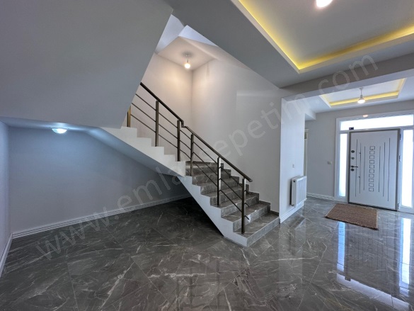 Yarımca Mah. Aziziye Satılık Villa |  6+1 Oda | 450M2 12.950.000Tl | Villa | Doğalgaz(Kombi) | 3 Banyo Resim-2