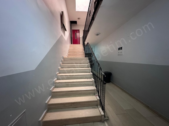 Hüseyin Avni Ulaş Mah. Palandöken Kiralık Daire |  4+1 Oda | 165M2 Aylık 17.000Tl | 4. Kat | Doğalgaz(Kombi) | 1 Banyo Resim-3