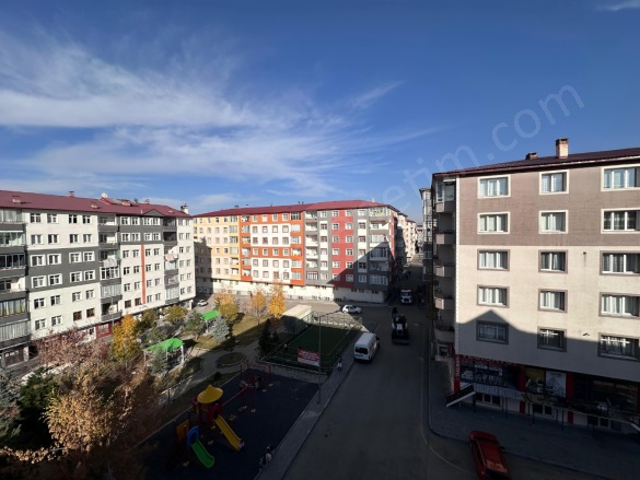 Hüseyin Avni Ulaş Mah. Palandöken Kiralık Daire |  4+1 Oda | 165M2 Aylık 17.000Tl | 4. Kat | Doğalgaz(Kombi) | 1 Banyo Resim-5