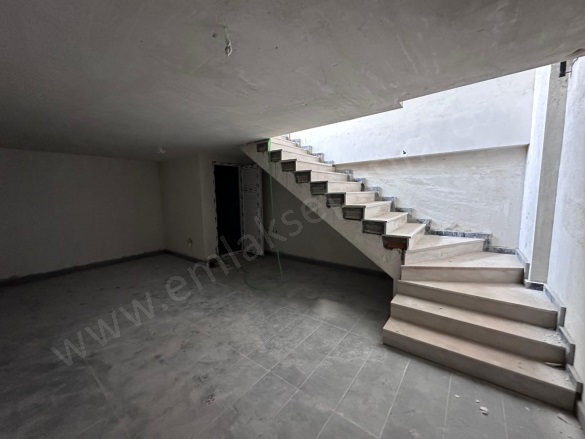 Hüseyin Avni Ulaş Mah. Palandöken Satılık Dükkan |  1+1 Oda | 112M2 5.000.000Tl | Merkezi Isınma Resim-2