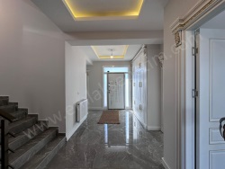 Aziziye Yarımca Mah. Satılık Villa 6+1 450 M2 | Villa | Doğalgaz(Kombi) | 3 Banyo