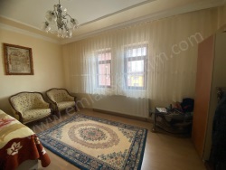 Palandöken Yunusemre Mah. Satılık Daire 3+1 150 M2 | 4. Kat | Doğalgaz(Kombi) | 2 Banyo