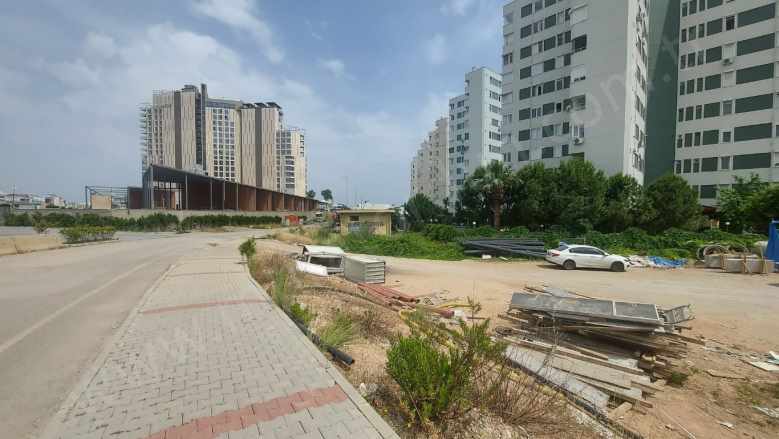 44) Antalya Konyaaltı Liman işyeri imarlı Satılık Ticari Arsa 2040 M2 Mah