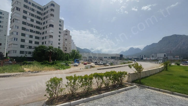 Liman Mah. Konyaaltı Satılık Ticari Arsa |  2040M2 10.000.000$ İmarlı  Resim-3