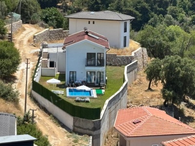 Marmaris Söğüt Te 632 M2 Arsa İçinde Satilik Havuzlu 4+1 Satılık Villa Mah