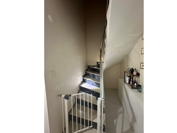 Altıeylül Mah. Köşk Kiralık Daire |  5+1 Oda | 300M2 Aylık 28.000Tl | Çatı Dubleksi | Doğalgaz(Kombi) | 2 Banyo | 2 Yatak Odası Resim-5