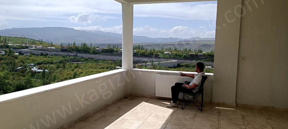 Toprakkale Mah. Kağızman Satılık Villa |  4000M2 7.000.000Tl | Kat Kaloriferi Resim-5