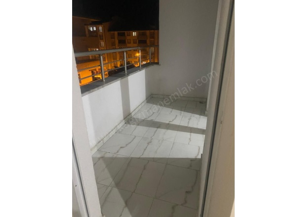 Şahindere Mah. Kağızman Satılık Daire |  2+1 Oda | 100M2 2.250.000Tl  Krediye Uygun  | 3. Kat | Doğalgaz(Kombi) | 1 Banyo | 1 Yatak Odası Resim-3