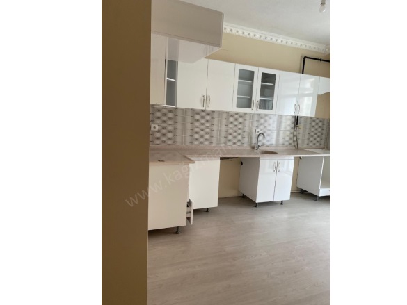 Şahindere Mah. Kağızman Satılık Daire |  2+1 Oda | 100M2 2.250.000Tl  Krediye Uygun  | 3. Kat | Doğalgaz(Kombi) | 1 Banyo | 1 Yatak Odası Resim-4
