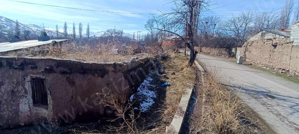 Kümbet Mahallesinde Satılık Bağ Bahçe Ve Ev Merkez 30 Ekim Mah