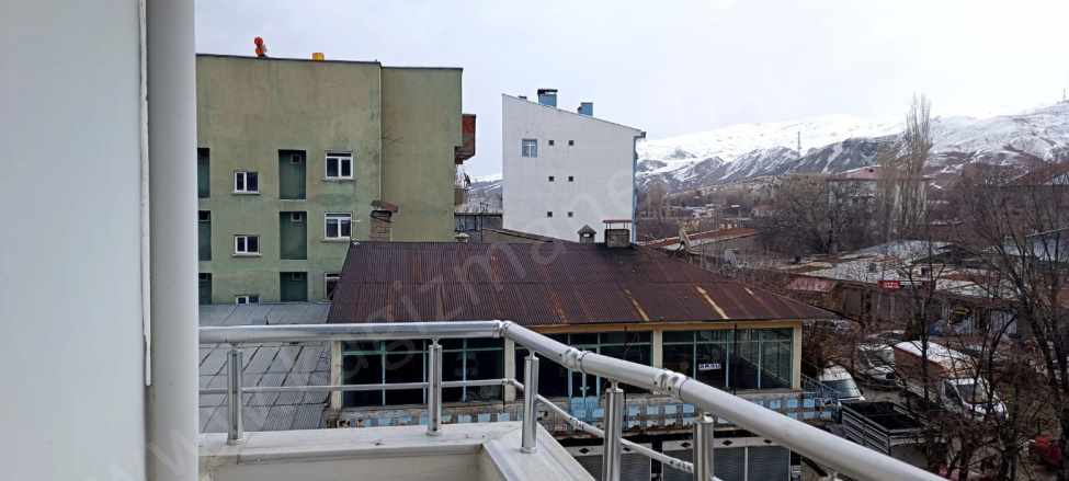 Kağızmanda Satılık Daire 2+1 Kars Şahindere Mah