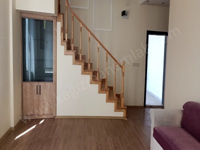 Toprakkale Mahallesinde Muhteşem Manzarasıyla Satılık Villa 2 Katlı Dublex Kağızman Mah