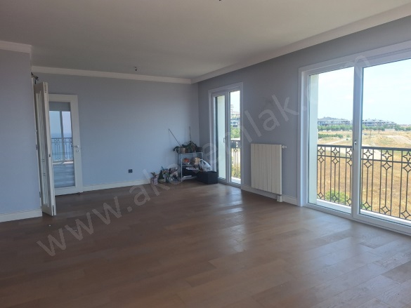 Marmara Mah. Beylikdüzü Kiralık Daire |  3+1 Oda | 140M2 Aylık 60.000Tl  Krediye Uygun  | 7. Kat | Doğalgaz(Kombi) | 2 Banyo Resim-4