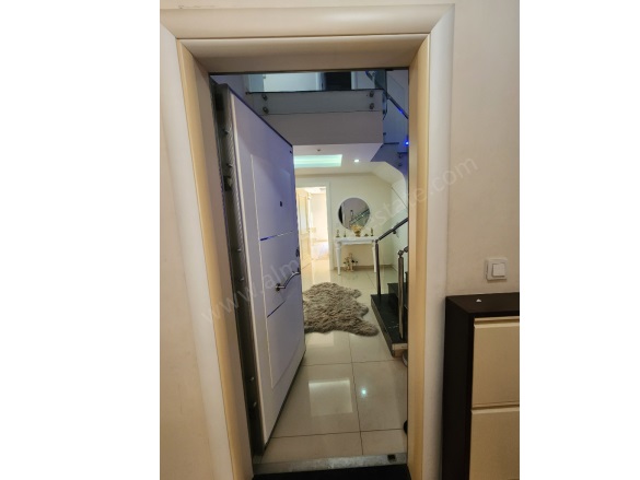 Kızlar Pınarı Mah. Alanya Satılık Daire |  3+1 Oda | 250M2 180.000€  Krediye Uygun  Eşyalı  | Dubleks | Klima | 3 Banyo | 3 Yatak Odası Resim-3