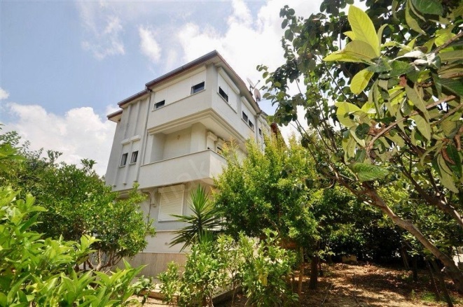 İncekum Mah. Alanya Acil Satılık Villa |  5+1 Oda | 260M2 350.000€  Krediye Uygun  | Tripleks | Klima | 3 Banyo | 5 Yatak Odası Resim-4