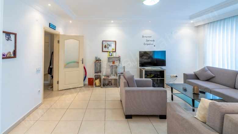Alanya Da Satılık Daire 2+1 100M2 Full Eşyalı Denize 200 M Oba Mah