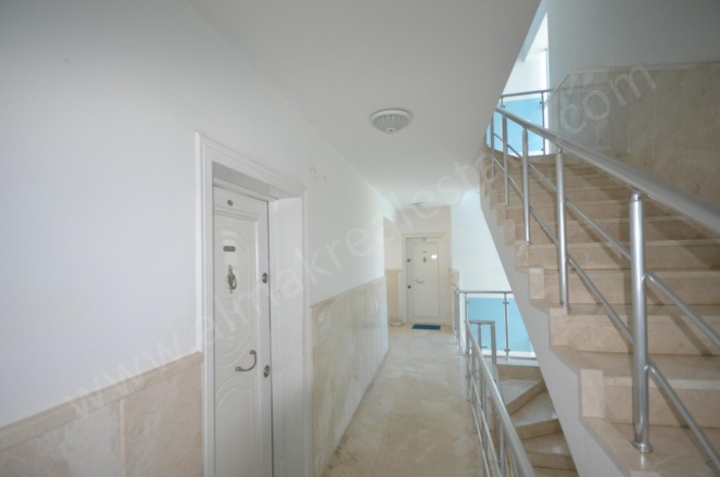 Oba Mah. Alanya Acil Satılık Daire |  1+1 Oda | 55M2 80.000€ Eşyalı  | 1. Kat | Klima | 1 Banyo | 1 Yatak Odası Resim-3