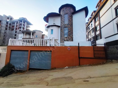 Alanya Mahmutlar Da Satılık Villa 5+1 250M2 Full Eşyalı Mah