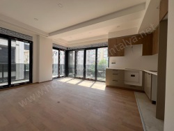 Muratpaşa Gençlik Mah. Satılık Daire 2+1 85 M2 | 2. Kat | Doğalgaz(Kombi) | 1 Banyo | 2 Yatak Odası