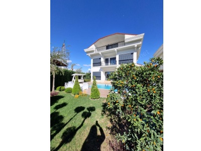 Antalya Belek De Nehir Manzaralı Ful Eşyalı Lüks 4+1 Satılık Villa Serik Mah