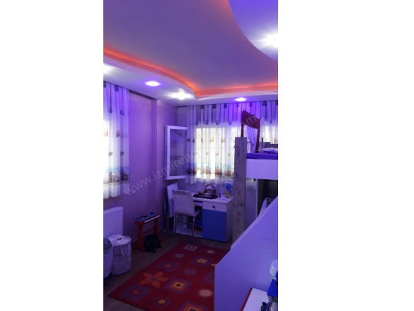 Manavkuyu Mah. Bayraklı  Satılık Daire |  3+2 Oda | 175M2 12.500.000Tl  Krediye Uygun  | 3. Kat | Doğalgaz(Kombi) | 2 Banyo | 3 Yatak Odası Resim-5