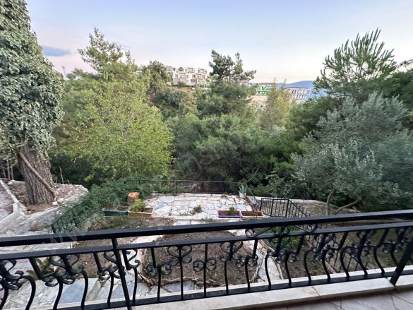 Soğucak Mah. Kuşadası Satılık Yazlık |  3+1 Oda | 180M2 5.400.000Tl  Krediye Uygun  | Tripleks | Klima | 2 Banyo | 3 Yatak Odası Resim-2