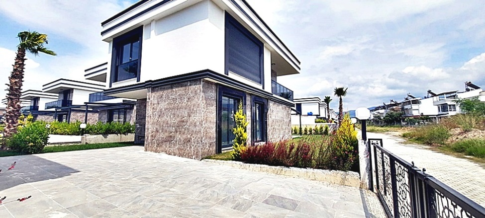 Davutlar Mah. Kuşadası Satılık Villa |  3+1 Oda | 135M2 13.000.000Tl  Krediye Uygun  | Villa | Kat Kaloriferi | 3 Banyo | 1 Yatak Odası Resim-3