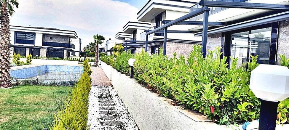 Davutlar Mah. Kuşadası Satılık Villa |  4+1 Oda | 140M2 13.000.000Tl  Krediye Uygun  | Villa | Kat Kaloriferi | 3 Banyo | 4 Yatak Odası Resim-4