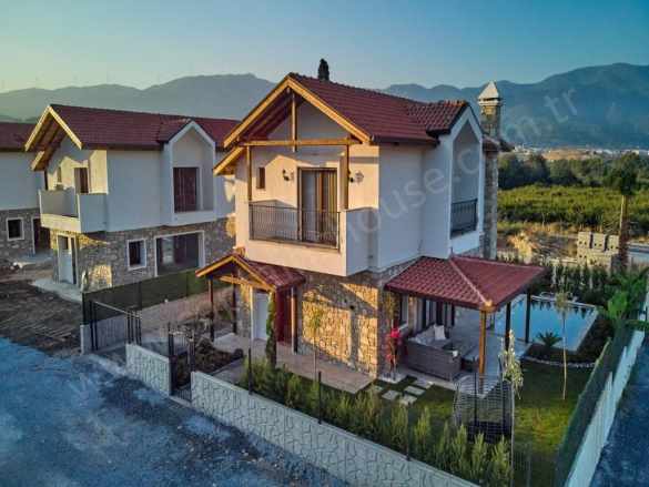 Kusadasi Soğucakta Satılık Villa 3+1 Müstakil Havuzlu Deniz Manzaralı Yazlık 4+1 Kuşadası Caferli Mah