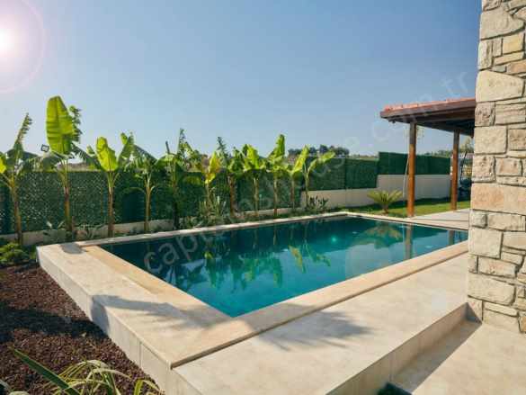 Kusadasi Soğucakta Satılık Villa 3+1 Müstakil Havuzlu Deniz Manzaralı Yazlık 4+1 Kuşadası Caferli Mah
