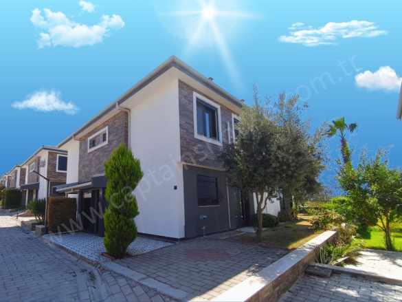 Kuşadası Soğucakta Satılık Villa Havuzlu Site içinde 3+1 … Soğucak Mah