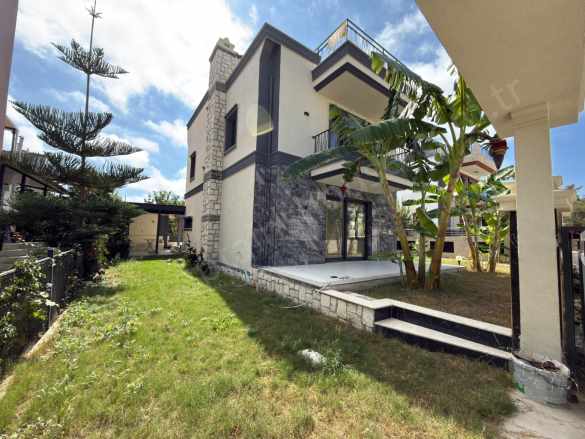 Kuşadası Kadınlar Denizinde Satılık Villa Müstakil Sıfır ! Denizi Mah