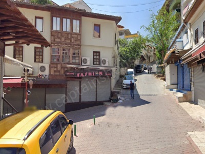 Kuşadasının Kalbinde En İşlek Yerinde Bulunan Satılık Dükkan Ve Binası 2+1 Dağ Mah