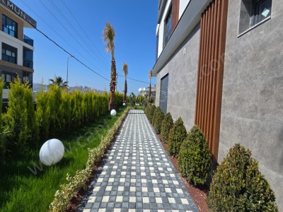 Kuşadası İkiçeşmelikte Havuzlu Site De Satılık Daire Lüks 2+1 0 İkiçeşmelik Mah