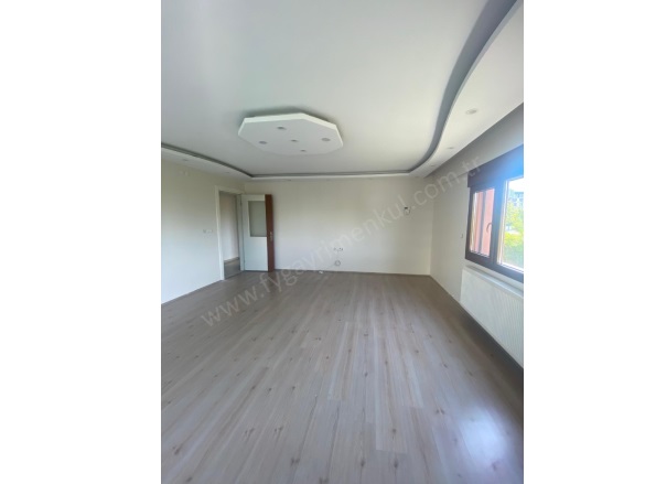 Güzelyurt Mah. Yunusemre Kiralık Daire |  3+1 Oda | 125M2 Aylık 42.000Tl | 1. Kat | Doğalgaz(Kombi) | 1 Banyo | 1 Yatak Odası Resim-3