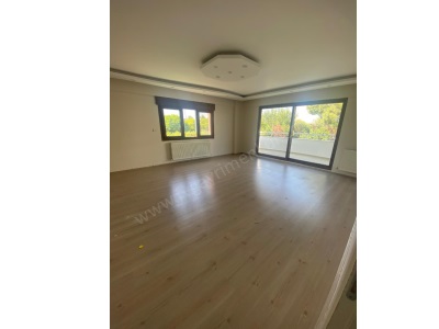 Güzelyurt Mah De Site İçerisinde 3+1 Kiralık Daire Yunusemre