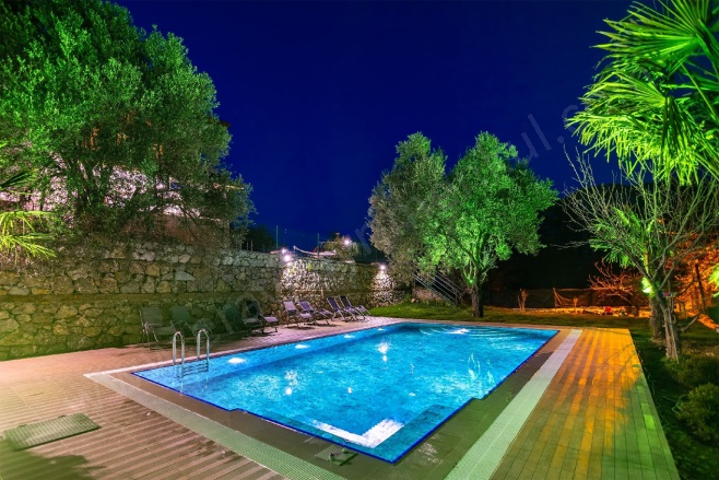 Selimiye Mah. Marmaris Satılık Villa |  4+1 Oda | 215M2 40.000.000Tl Eşyalı  | Müstakil | Kat Kaloriferi | 2 Banyo | 4 Yatak Odası Resim-1