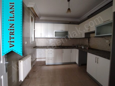 MURAT REİS MAH NECATİBEY OKUL YAKINI BÜYÜK D.GAZLI ARA KAT DAİRE