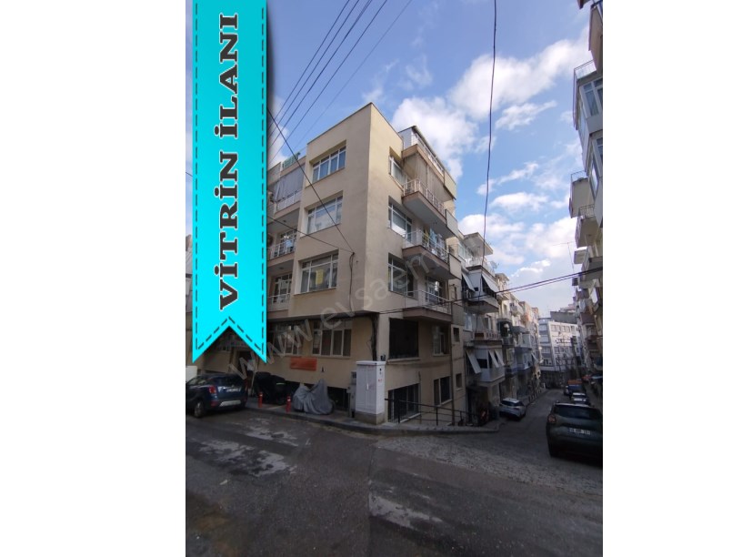 MURAT REİS MAH NECATİBEY OKUL YAKINI BÜYÜK D.GAZLI ARA KAT DAİRE