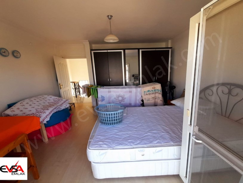 MENEMEN SEYREK VİLLAKENTİN EN DEĞERLİ LOKASYONUNDA 750m² MÜSTAKİL BAHÇELİ 6+1 DUBLEKS VİLLA