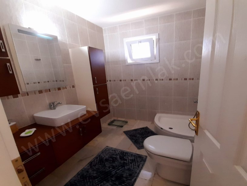 MENEMEN SEYREK VİLLAKENTİN EN DEĞERLİ LOKASYONUNDA 750m² MÜSTAKİL BAHÇELİ 6+1 DUBLEKS VİLLA