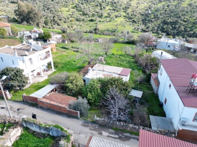 Bodrum Mumcular Çömlekçide 650 M2 İçinde Kargır Ev Bulunan Satılık Tarla Çömlekçi Mah