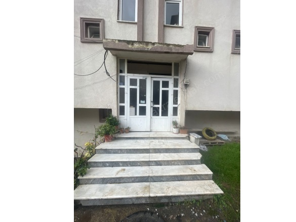 Yukarı Mah. Akçakoca Satılık Daire |  3+1 Oda | 110M2 1.200.000Tl  Krediye Uygun  Eşyalı  | Giriş Katı | Doğalgaz(Kombi) | 1 Banyo | 3 Yatak Odası Resim-3