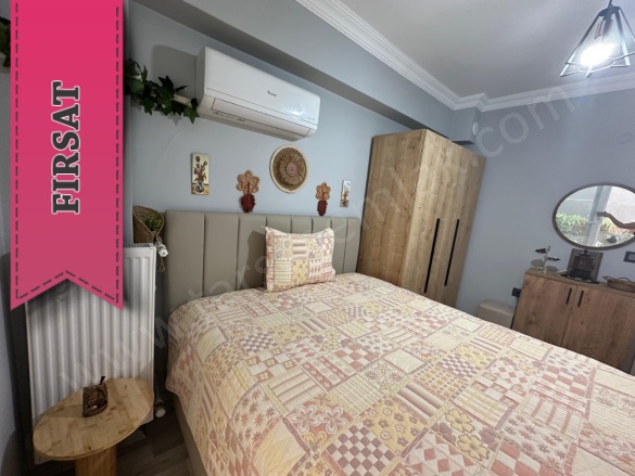 Çiçek Mah. Bayraklı  Satılık Daire |  2+1 Oda | 65M2 4.370.000Tl Eşyalı  | Yüksek Giriş | Doğalgaz(Kombi) | 1 Banyo | 1 Yatak Odası Resim-3