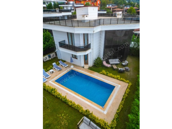 Mahmudiye Mah. Sapanca Günlük Kiralık Villa |  5+1 Oda |Günlük 15.000Tl Eşyalı  | Doğalgaz(Kombi) | 4 Banyo Resim-2