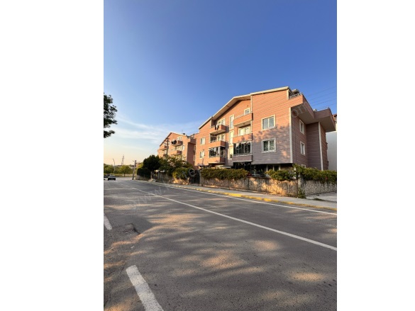 Ataevler Mah. Kartepe Satılık Daire |  3+1 Oda | 165M2 3.350.000Tl | 3. Kat | Doğalgaz(Kombi) | 1 Banyo | 3 Yatak Odası Resim-1