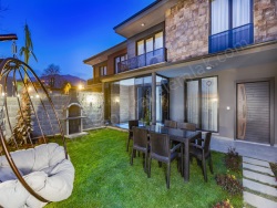 Sapanca Kırkpınar Soğuksu Mah. Günlük Kiralık Villa 4+1 | Doğalgaz(Kombi) | 5 Banyo | 4 Yatak Odası