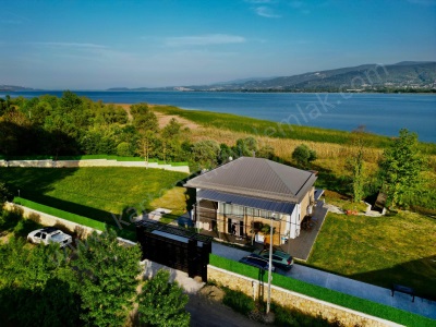 Sapanca Göle Sıfır Satılık Villa Malikane 6+2 Kartepe Maşukiye Mah